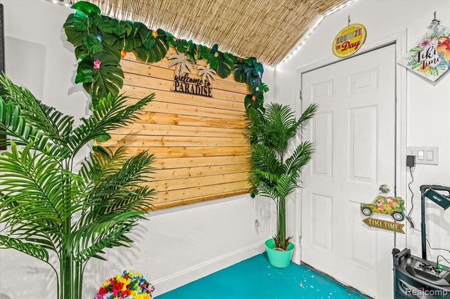 9115 Gale Road, White Lake, MI 48386