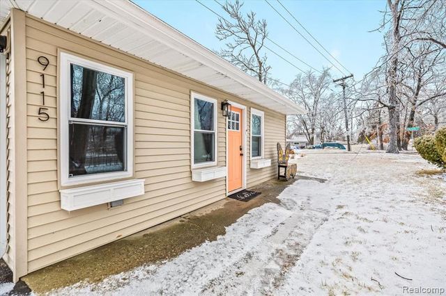 9115 Gale Road, White Lake, MI 48386