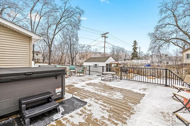 9115 Gale Road, White Lake, MI 48386