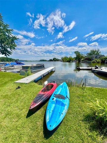 9115 Gale Road, White Lake, MI 48386