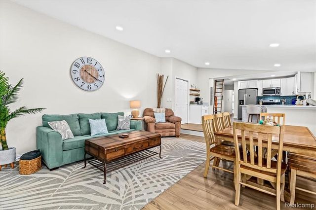 9115 Gale Road, White Lake, MI 48386