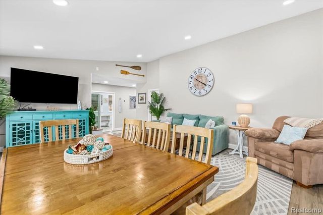 9115 Gale Road, White Lake, MI 48386