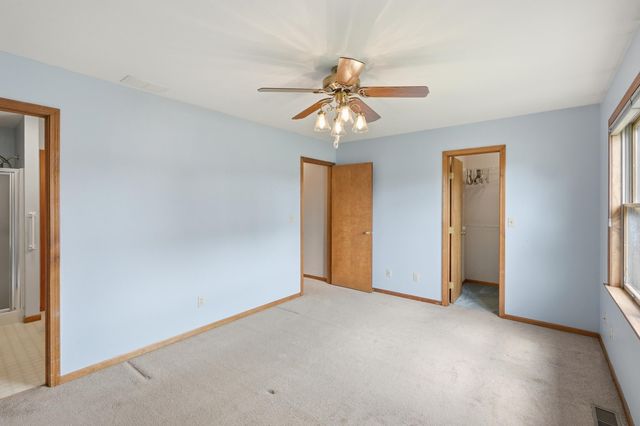 1905 Creekside Court, Valparaiso, IN 46383