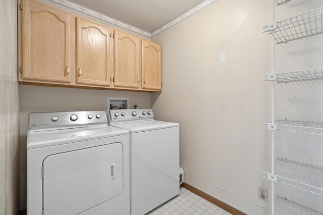 1905 Creekside Court, Valparaiso, IN 46383