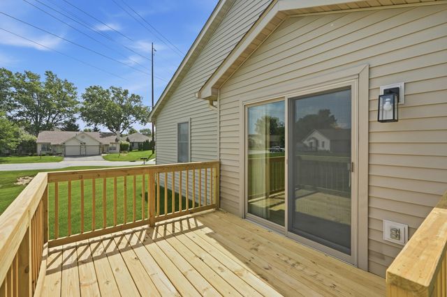 1905 Creekside Court, Valparaiso, IN 46383