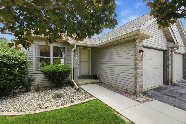 1905 Creekside Court, Valparaiso, IN 46383
