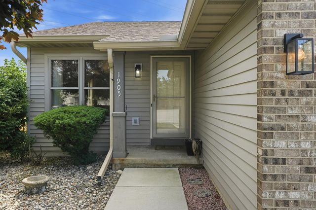 1905 Creekside Court, Valparaiso, IN 46383