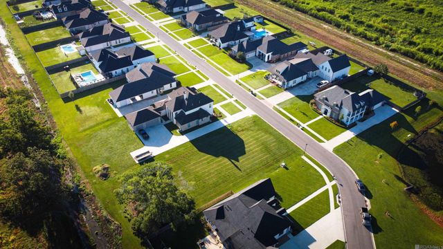 2218 Silverstone Ave, Port Allen, LA 70767