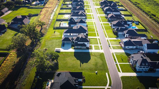 2218 Silverstone Ave, Port Allen, LA 70767