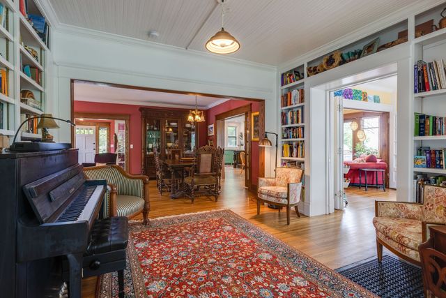 1715 Cedar Ln, Nashville, TN 37212