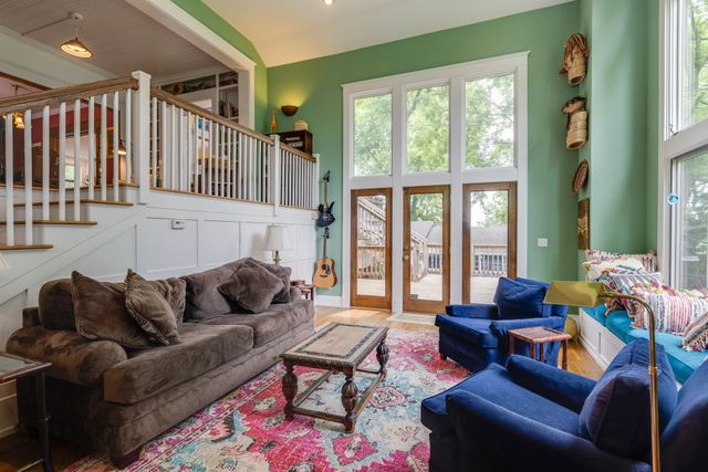 1715 Cedar Ln, Nashville, TN 37212