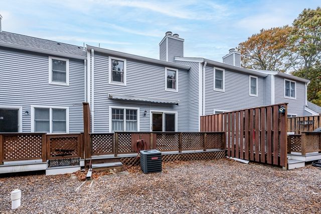 121 S Shellback Way 121, Mashpee, MA 02649