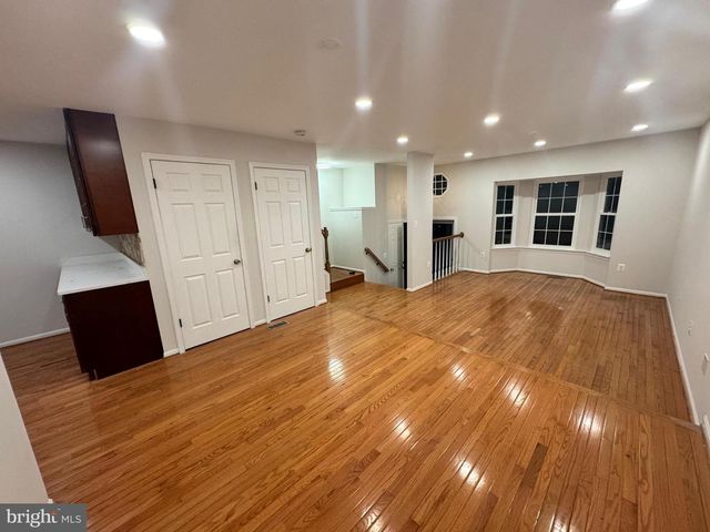 14024 ADOLPHUS DR, Centreville, VA 20121