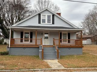 609 Morehead Street, Eden, NC 27288