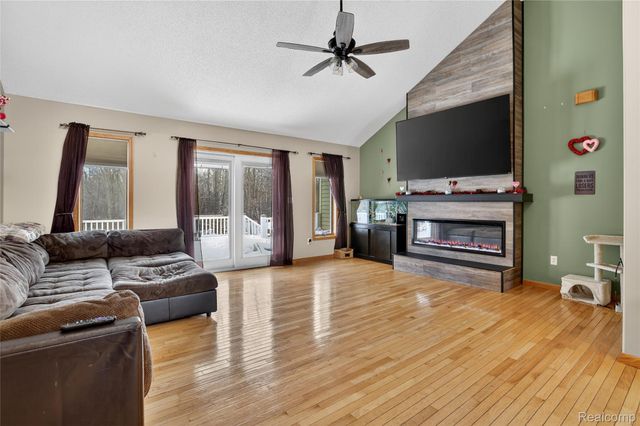 14101 Tuscola Road, Vienna Charter Township, MI 48420