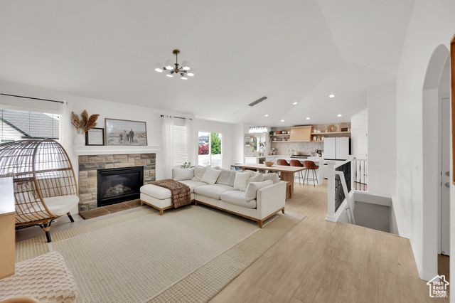 3348 W 2300 N, Clinton, UT 84015