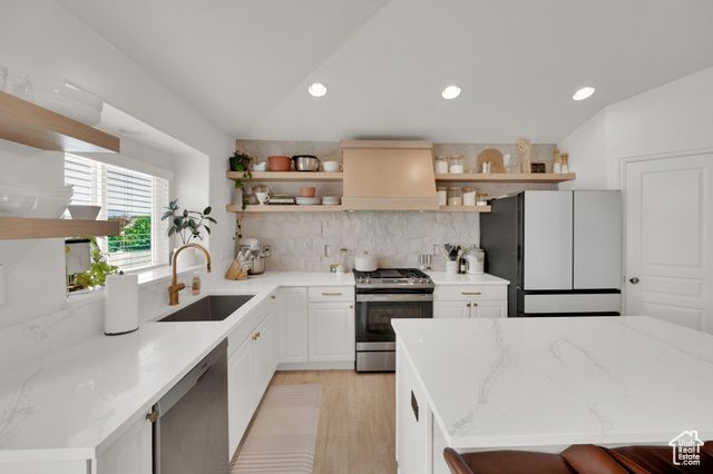 3348 W 2300 N, Clinton, UT 84015
