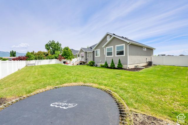 3348 W 2300 N, Clinton, UT 84015