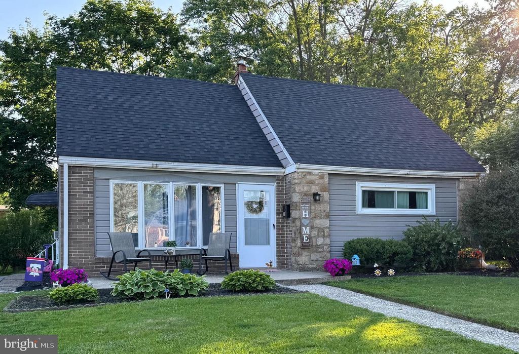 10 PARK DR, Eagleville, PA 19403