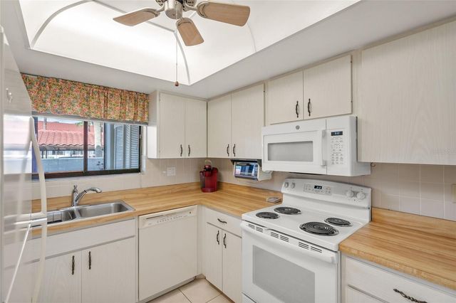 3500 EL CONQUISTADOR PARKWAY 267, Bradenton, FL 34210