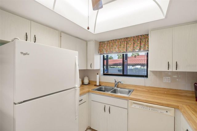 3500 EL CONQUISTADOR PARKWAY 267, Bradenton, FL 34210