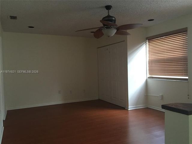 331 Ives Dairy Rd 331-10, Miami, FL 33179