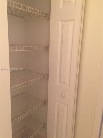 331 Ives Dairy Rd 331-10, Miami, FL 33179