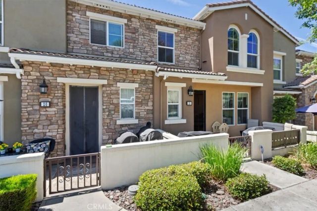 15723 Parkhouse 19, Fontana, CA 92336
