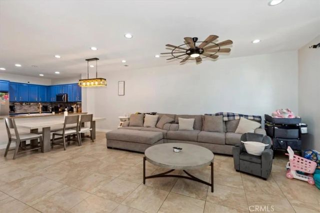 15723 Parkhouse 19, Fontana, CA 92336