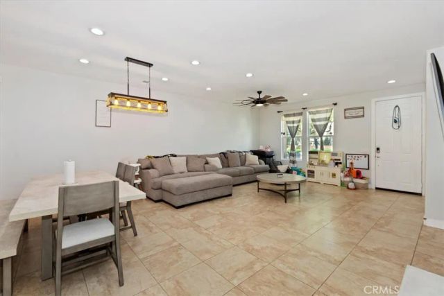 15723 Parkhouse 19, Fontana, CA 92336