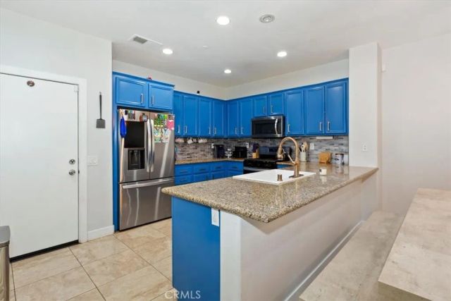 15723 Parkhouse 19, Fontana, CA 92336