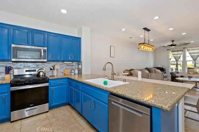 15723 Parkhouse 19, Fontana, CA 92336