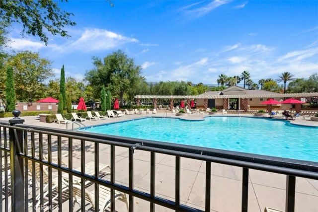 15723 Parkhouse 19, Fontana, CA 92336
