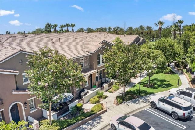 15723 Parkhouse 19, Fontana, CA 92336