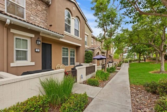 15723 Parkhouse 19, Fontana, CA 92336