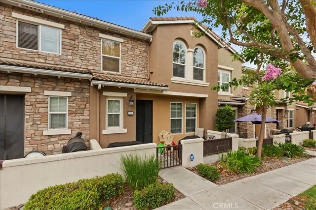 15723 Parkhouse 19, Fontana, CA 92336