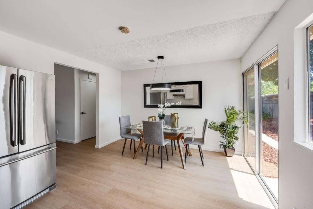 Image 10 of property listing at 2403 Ridgeglen Way, San Jose, CA 95133