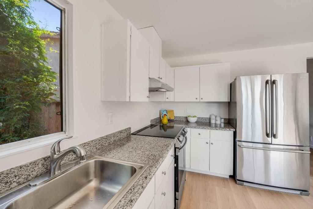 Image 12 of property listing at 2403 Ridgeglen Way, San Jose, CA 95133