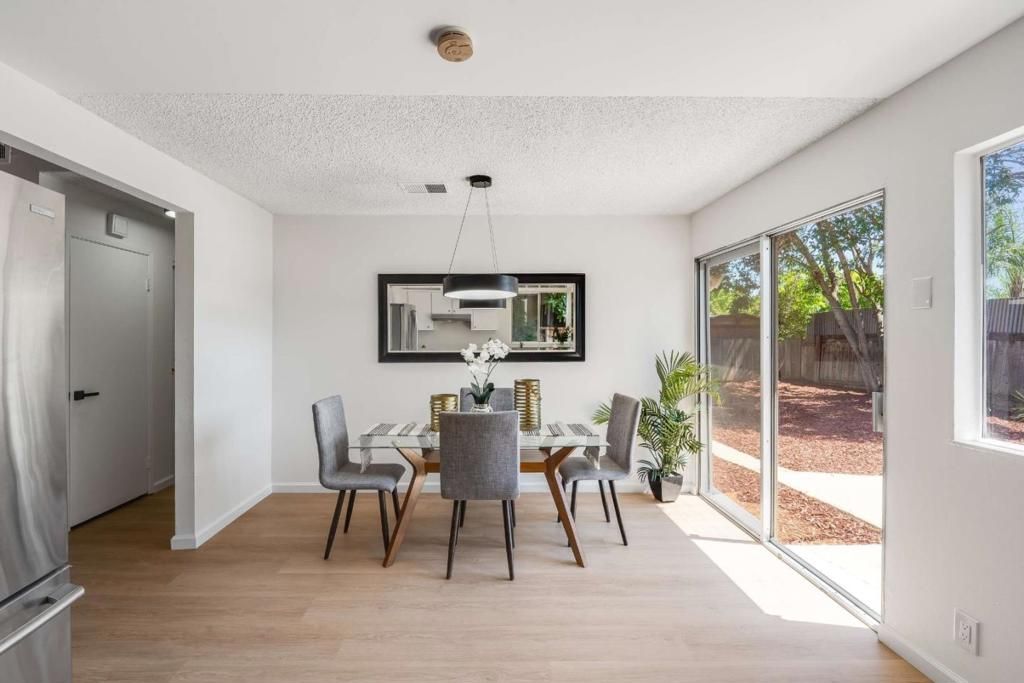 Image 13 of property listing at 2403 Ridgeglen Way, San Jose, CA 95133