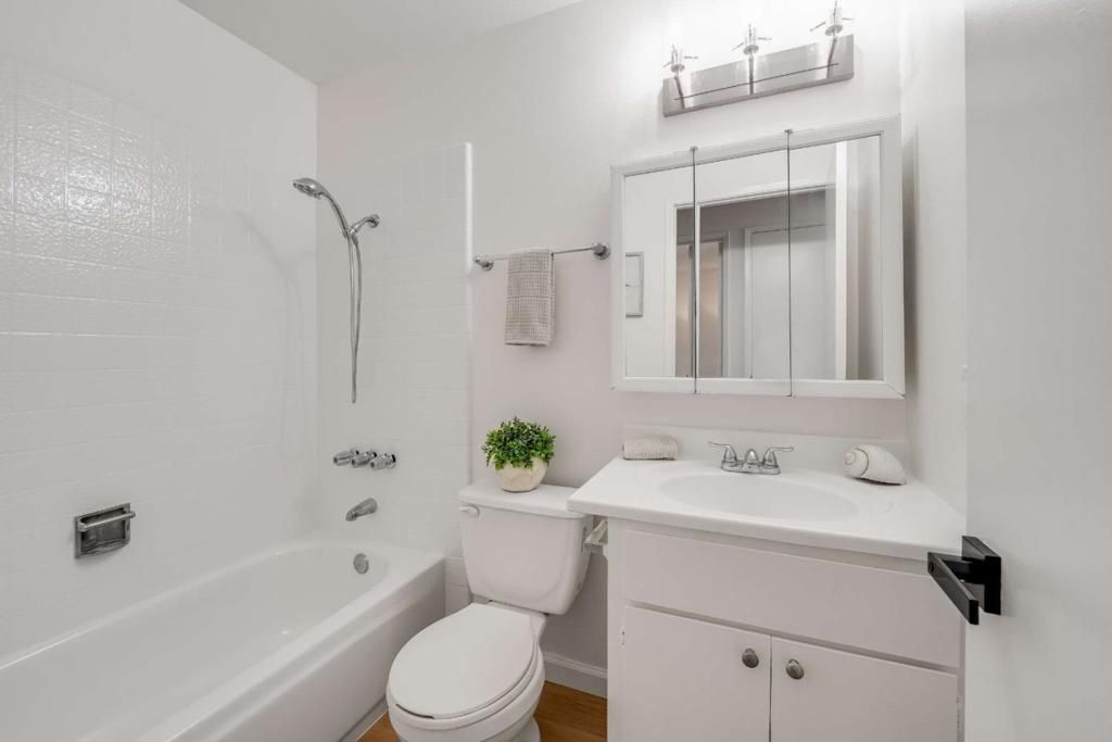 Image 18 of property listing at 2403 Ridgeglen Way, San Jose, CA 95133