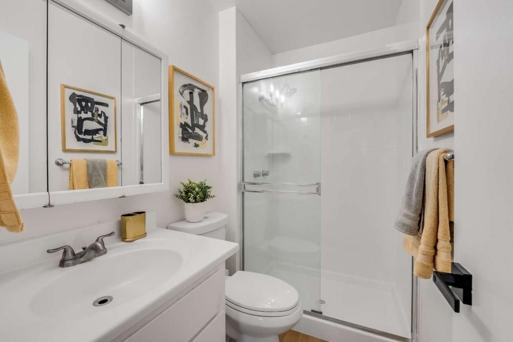 Image 24 of property listing at 2403 Ridgeglen Way, San Jose, CA 95133