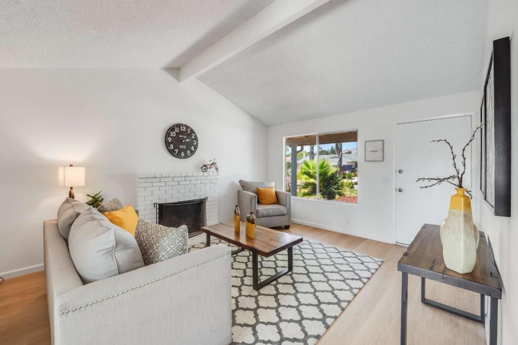 Image 7 of property listing at 2403 Ridgeglen Way, San Jose, CA 95133