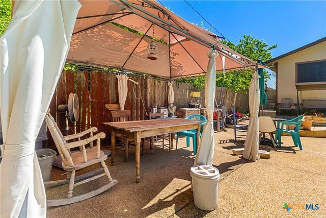 612 S 1st Street, Copperas Cove, TX 76522