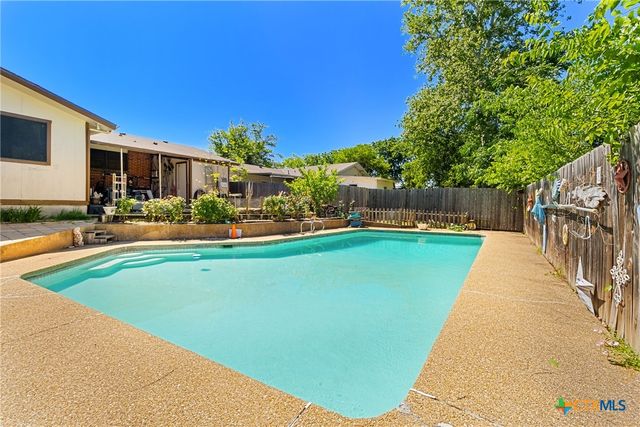 612 S 1st Street, Copperas Cove, TX 76522