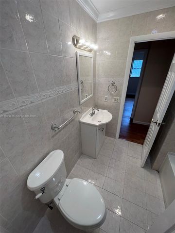 2605 NW 47th Ter 103, Lauderdale Lakes, FL 33313