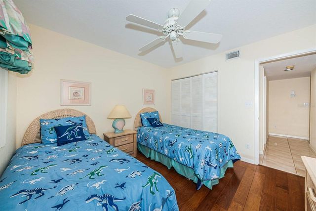 6105 BAHIA DEL MAR CIRCLE 382, St Petersburg, FL 33715