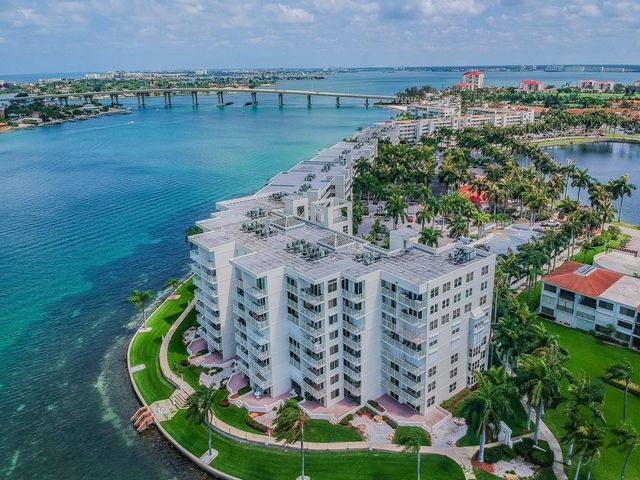 6105 BAHIA DEL MAR CIRCLE 382, St Petersburg, FL 33715