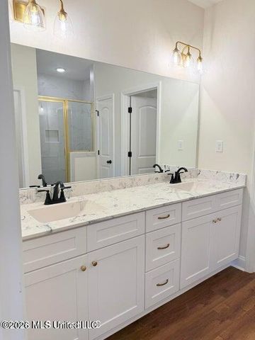 6104 Hickory Point Drive, Walls, MS 38680