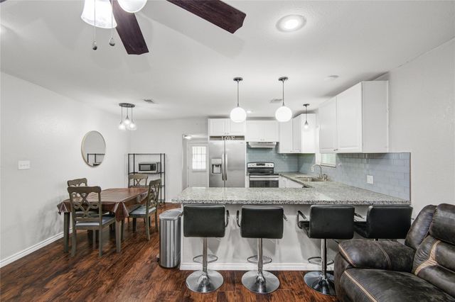 1011 11th Street N, Texas City, TX 77590