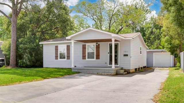 1011 11th Street N, Texas City, TX 77590